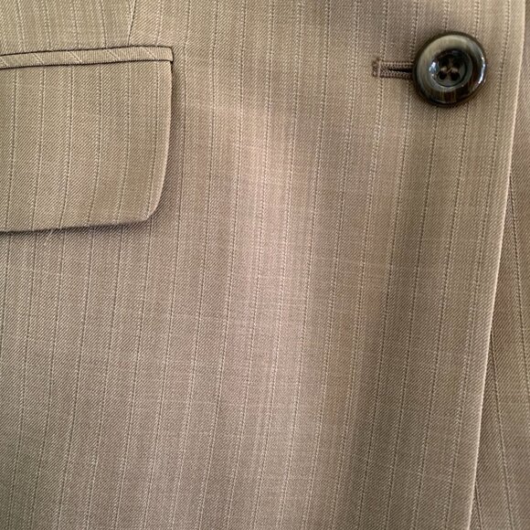 Evan Picone Beige with White Pinstripe Size 16 Suit - Picture 5 of 11